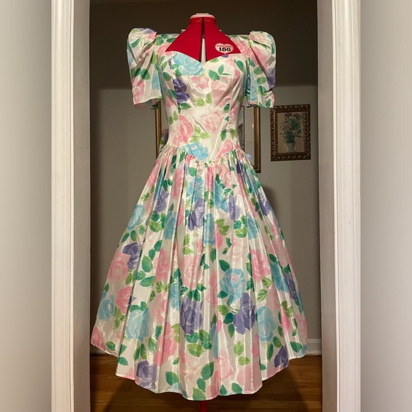 Vintage 80s Gunne Sax Pastel Floral Formal Gown With Bow Details - Picture 2 of 15